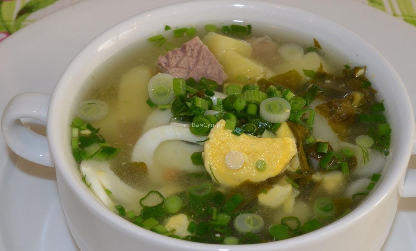 Зеленый борщ с яйцом